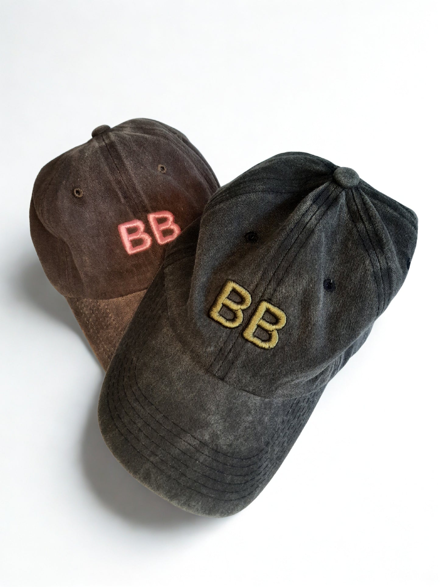 𝗔𝗟𝗣𝗛𝗔, 2 Karakter ile Kişiselleştirilebilir Nakışlı Şapka