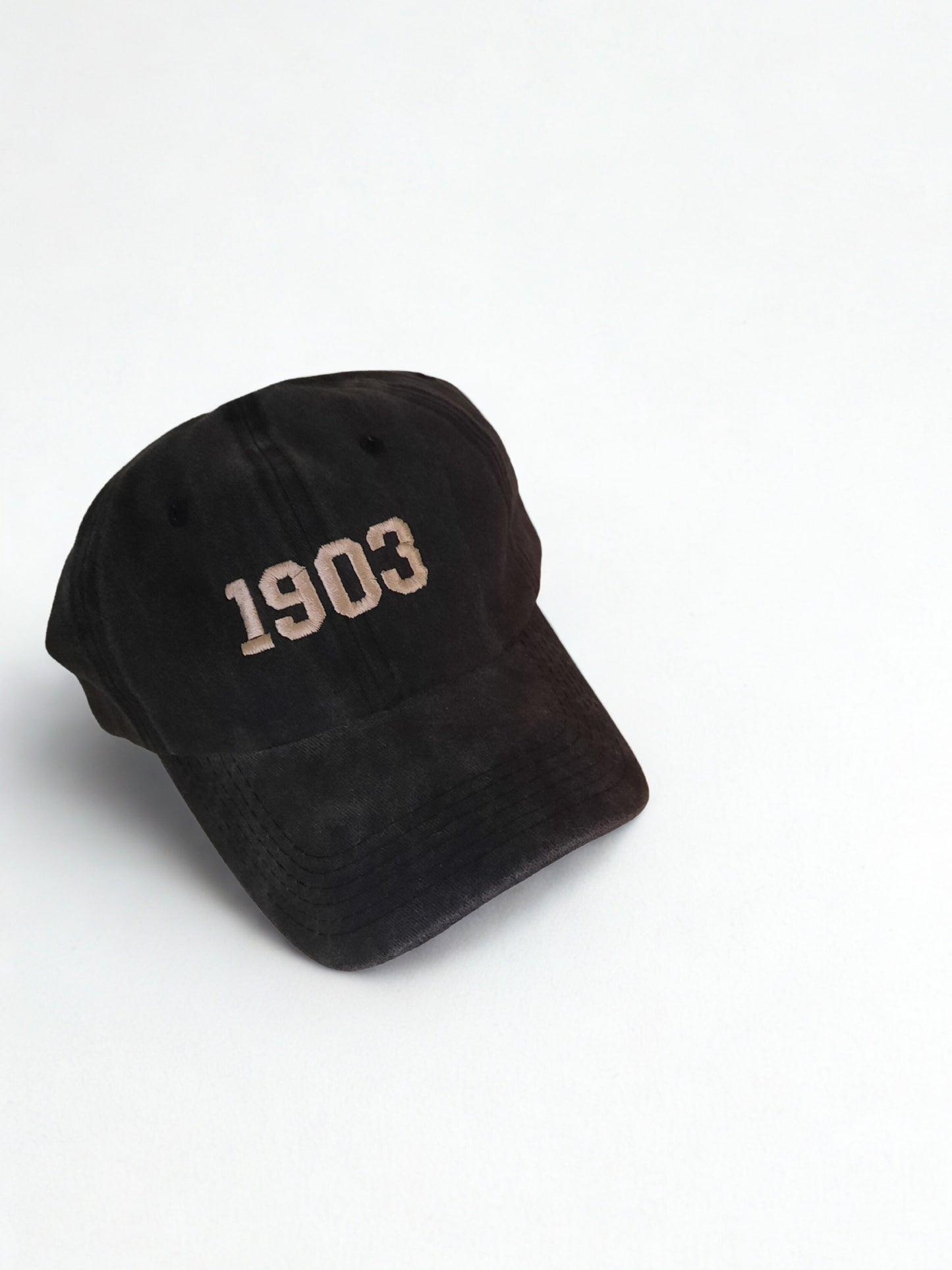 𝐂𝐎𝐋𝐋𝐄𝐆𝐄, 4 Karakter ile Kişiselleştirilebilir Nakışlı Şapka