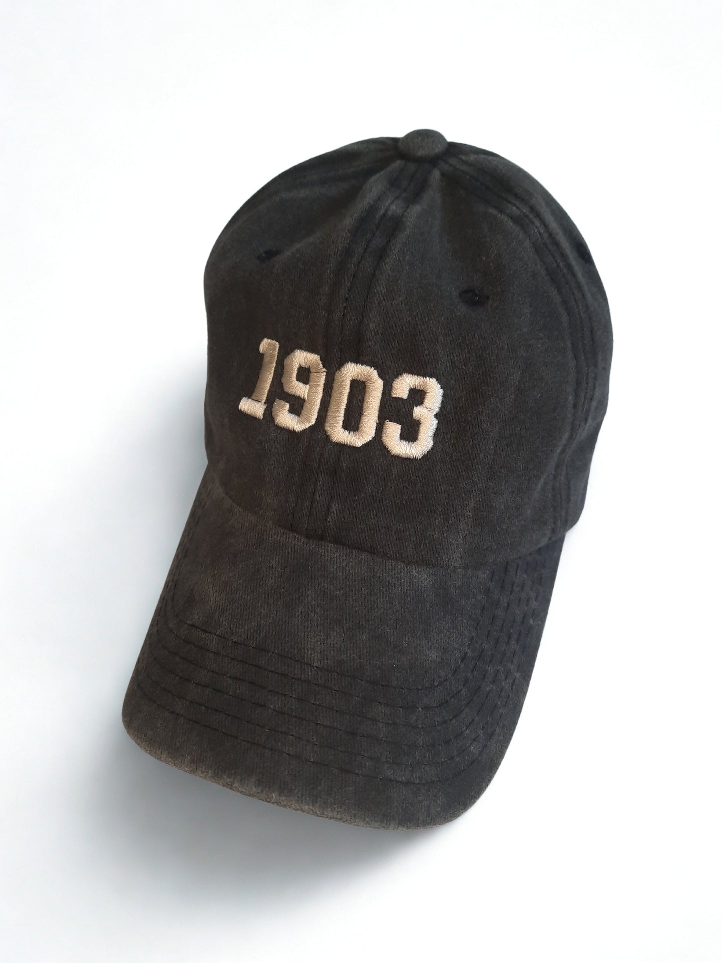 𝐂𝐎𝐋𝐋𝐄𝐆𝐄, 4 Karakter ile Kişiselleştirilebilir Nakışlı Şapka