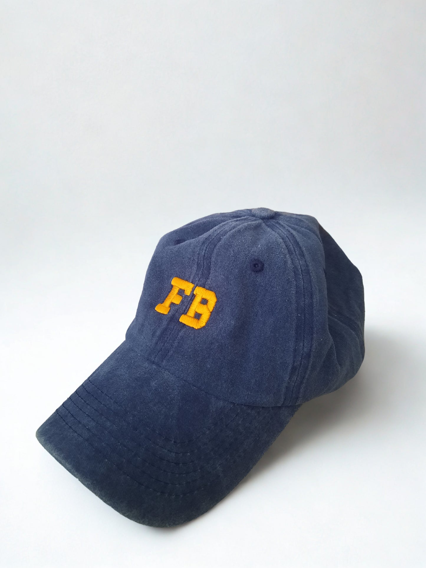 𝐂𝐎𝐋𝐋𝐄𝐆𝐄, 2 Karakter ile Kişiselleştirilebilir Nakışlı Şapka