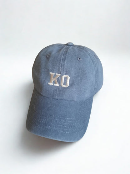 𝐂𝐎𝐋𝐋𝐄𝐆𝐄, 2 Karakter ile Kişiselleştirilebilir Nakışlı Şapka