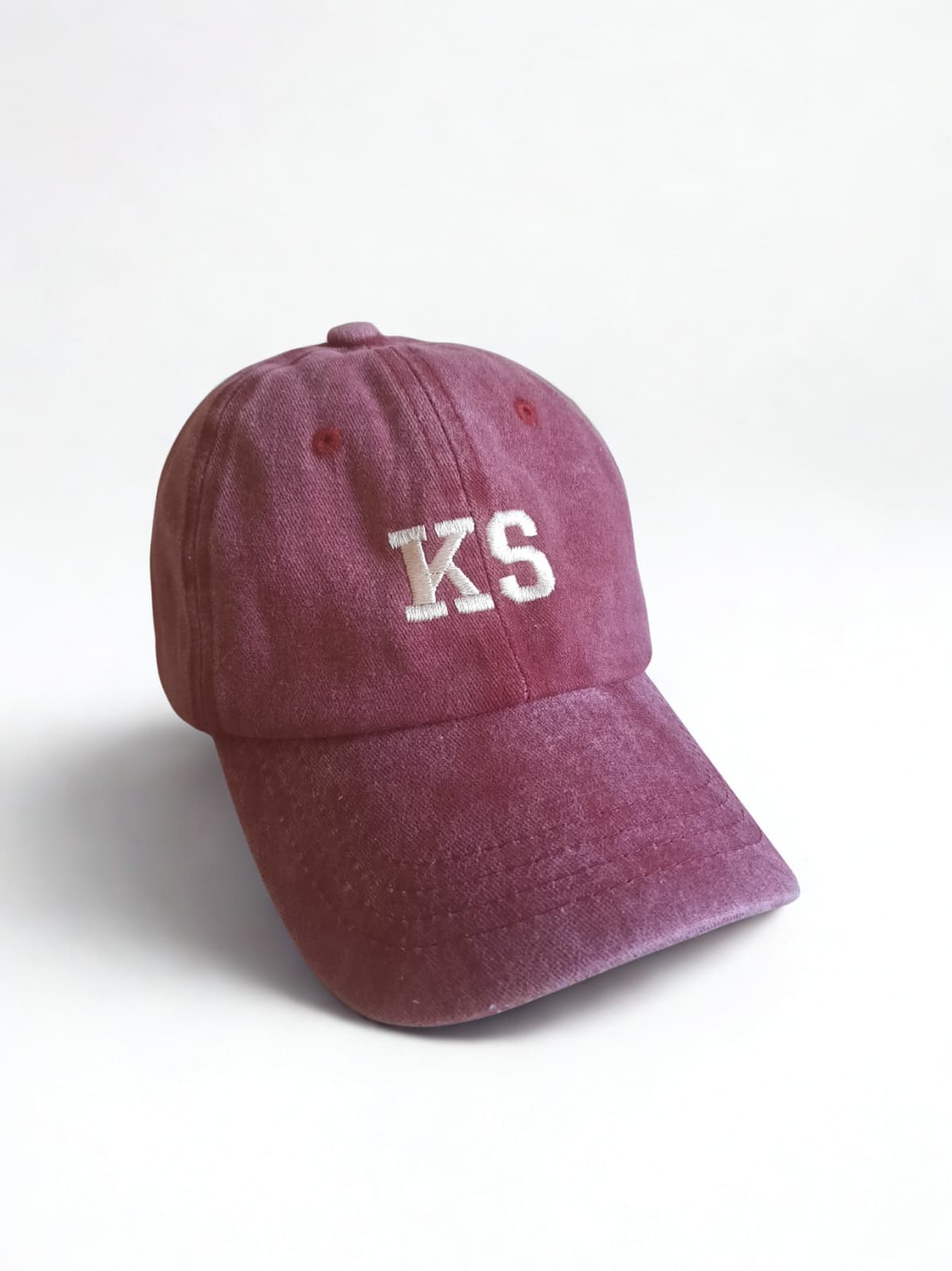 𝐂𝐎𝐋𝐋𝐄𝐆𝐄, 2 Karakter ile Kişiselleştirilebilir Nakışlı Şapka